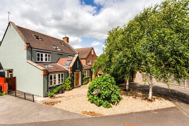 8 Glover Court, Middleton-3.Jpg