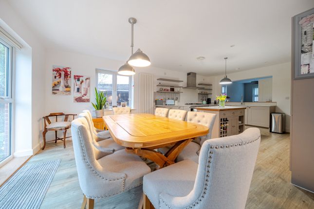 22, Longhurst Avenue, Cranleigh photo 5
