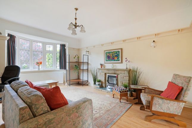 8, Mercia Drive, Sheffield photo 4
