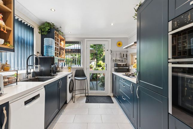 8 Twinwoods, Stevenage photo 2