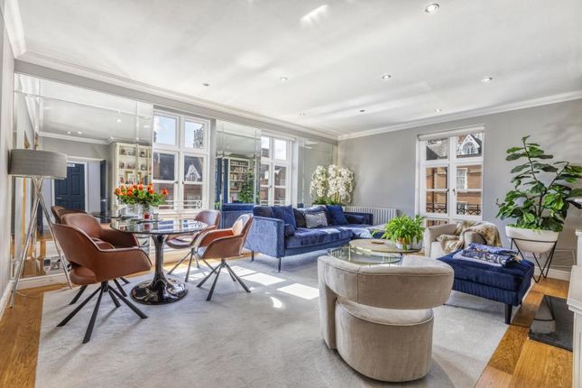 Flat for sale in Holloway Drive, Virginia Water