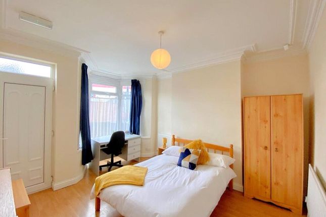 14, Hartland Rd, London photo 3