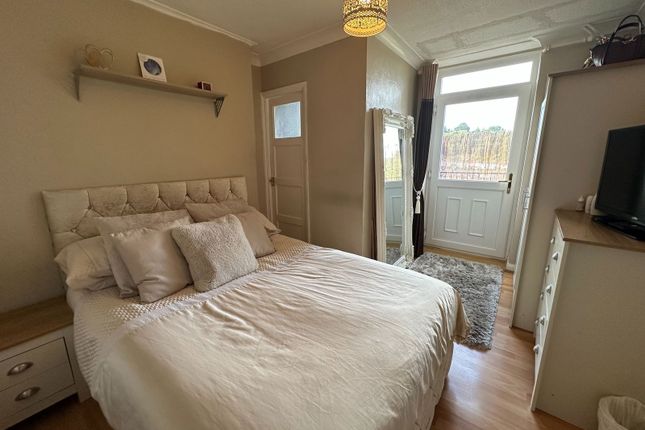 5,Flat 2, Marcombe Road, Torquay photo 4