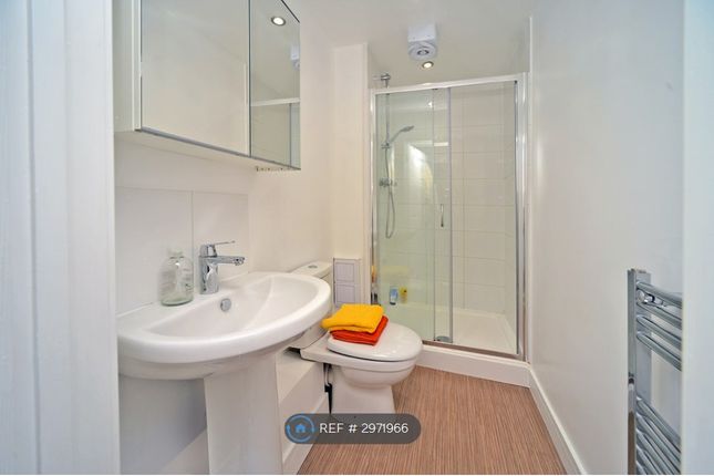 Wingfield Close, New Haw, Addlestone photo 4