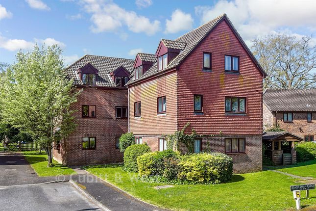 1-bed flat on 37, Black Swan Close, Crawley, £170,000