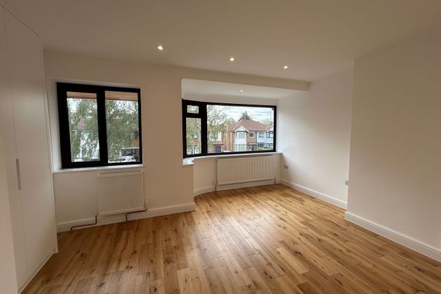 282, Bilton Road, Greenford photo 2