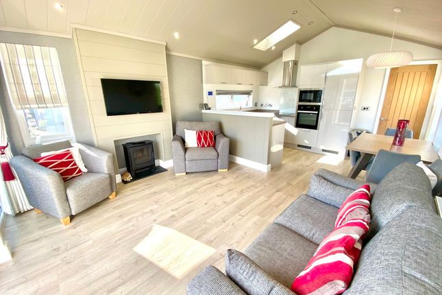 103 Wickham Court, Southwick Road, Fareham photo 2
