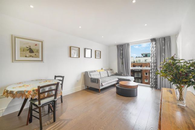 Bedroom flats and apartments to rent in Kingston upon Thames