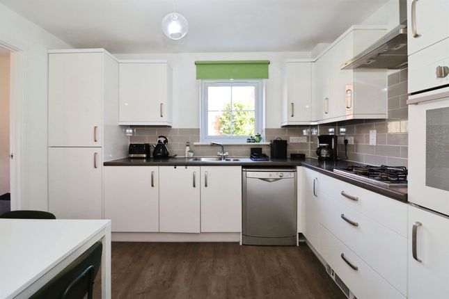 23, Forgetmenot Way, Bristol photo 4