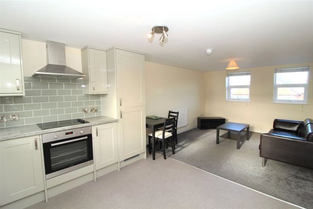 Flat to rent in Newport Street, Old Town, Swindon, Wiltshire