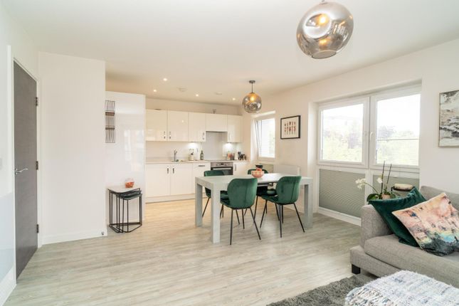 8 Cavendish Hall House, Holmesley Road, Borehamwood photo 3