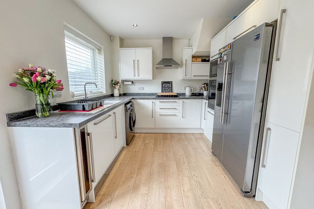 20, Doulton Way, Ashingdon photo 4