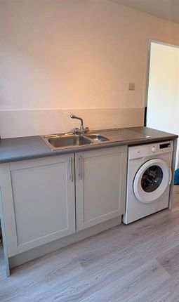 48, Coral Close, Gloucester photo 5