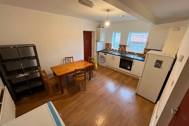27 EDGEWORTH DRIVE, Fallowfield photo 2