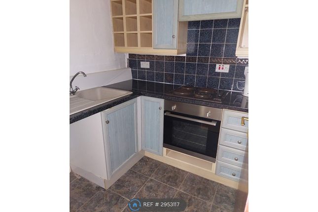 Flat, Market Street, Hyde photo 3