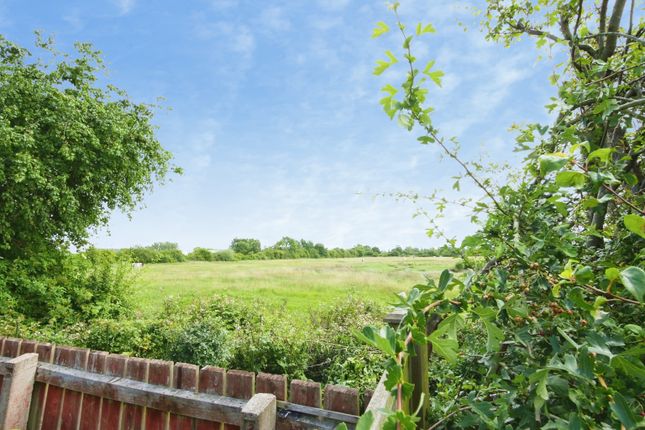 2, Hornbeam Close, York photo 3