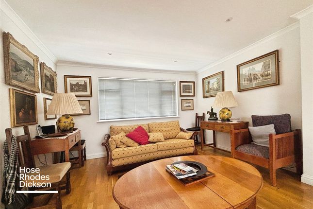 26, Hungerberry Close, Isle of Wight photo 2