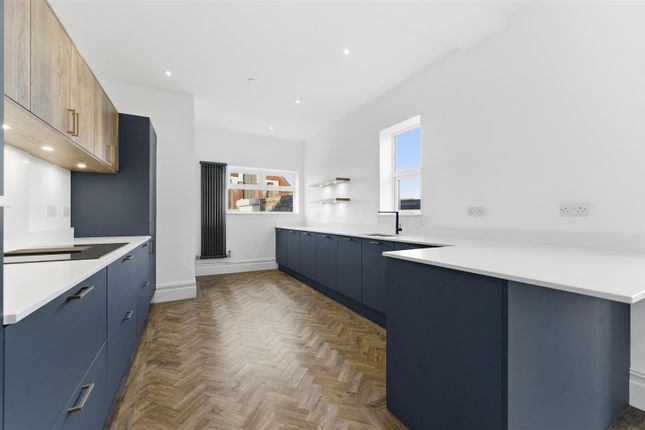 6, Friars Road, Barry photo 4