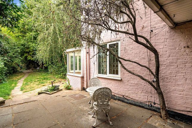 Castelnau, Barnes photo 4