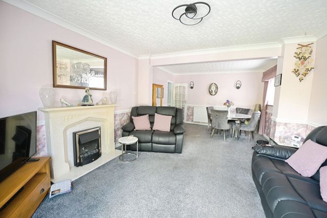 98, Purfleet Road, South Ockendon photo 2