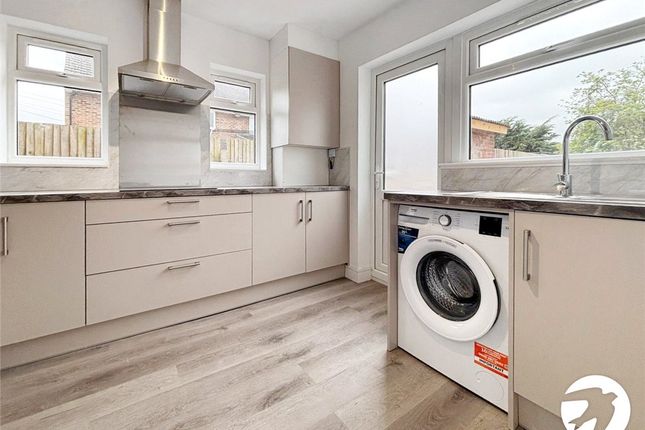 18, Beesfield Lane, Dartford photo 2