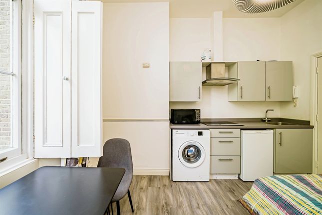 Flat 7, 55, Upton Park, Slough photo 3