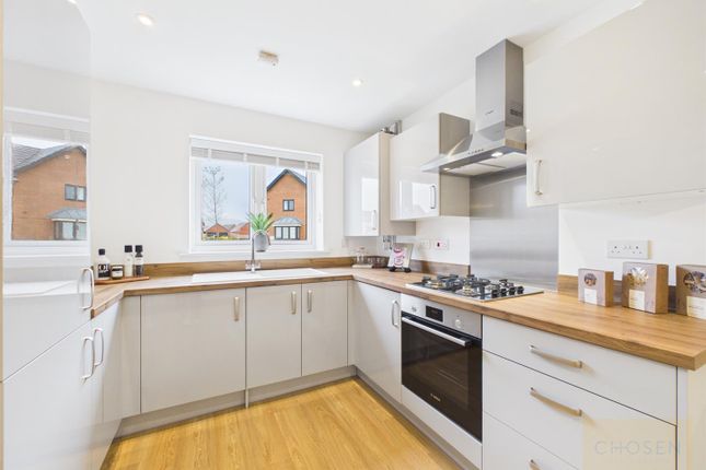 31, Stonebeck Way, Gloucester photo 4
