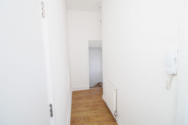 Flat 2, 30 Crescent Road, Rhyl photo 4
