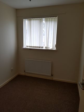 Town house to rent in Longbeck Way, Thornaby, Stockton-On-Tees