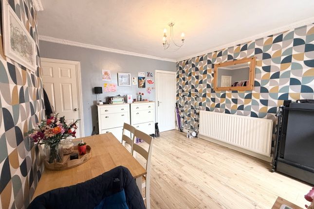 61, Oak Park Road, Stourbridge photo 3