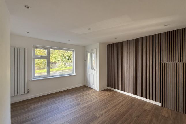 Elm Tree Drive, Dukinfield photo 2