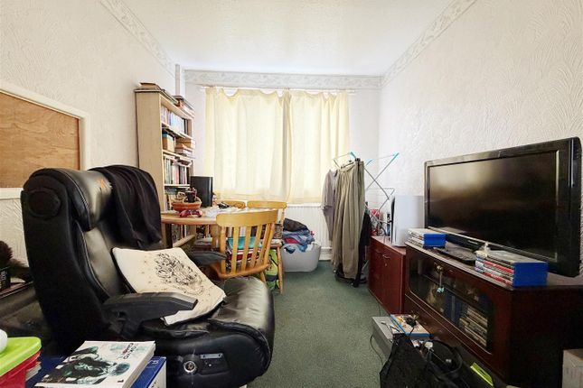 44, Queensway, Wrexham photo 3
