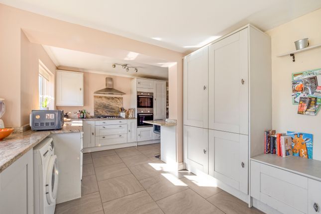 25, Nonsuch Court Avenue, Surrey photo 4