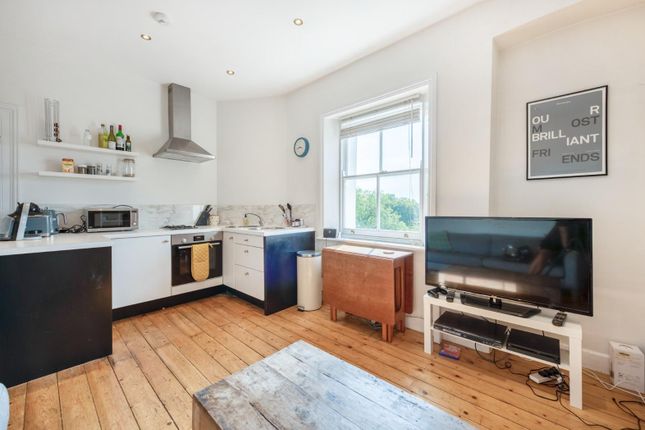 Flat to rent in Clapham Common North Side, London