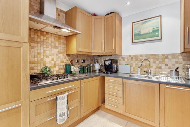 51, Belgrade Road, London photo 4