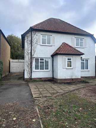 4 Bed Semi-Detached House To Rent Hercies Road, Uxbridge Ub10