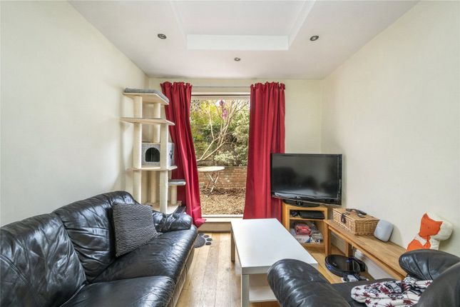 Terraced house to rent in York Way, Islington