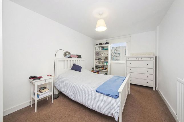28, 11, Tarves Way, London photo 5