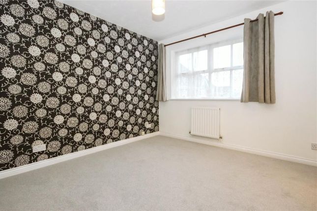 9, Hale Close, Bristol photo 4