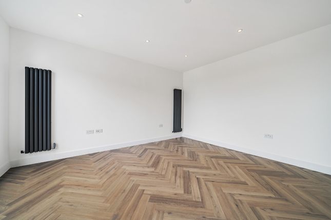 Flat for sale in Trinity Place, Bexleyheath, Kent