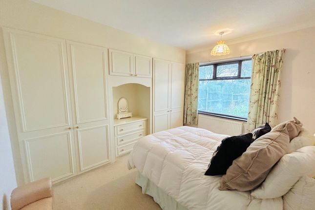 26 Lymmington Avenue, Lymm photo 3