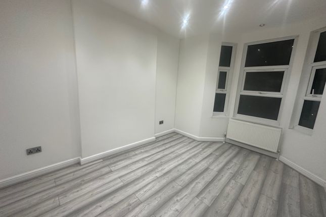 Thumbnail Maisonette to rent in Parkfield Road, Harrow