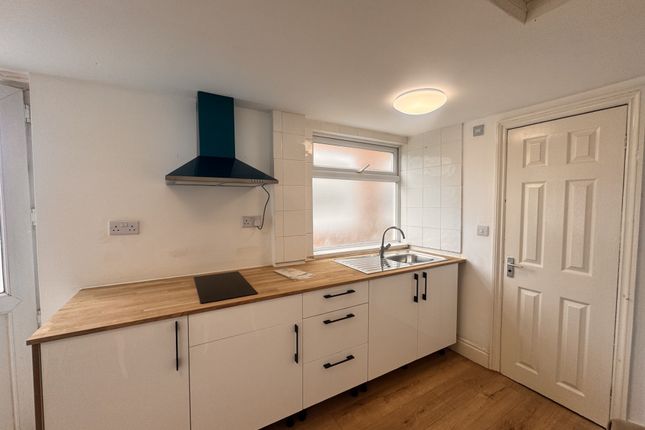 Flat 1, 550, Great West Road, Hounslow photo 2