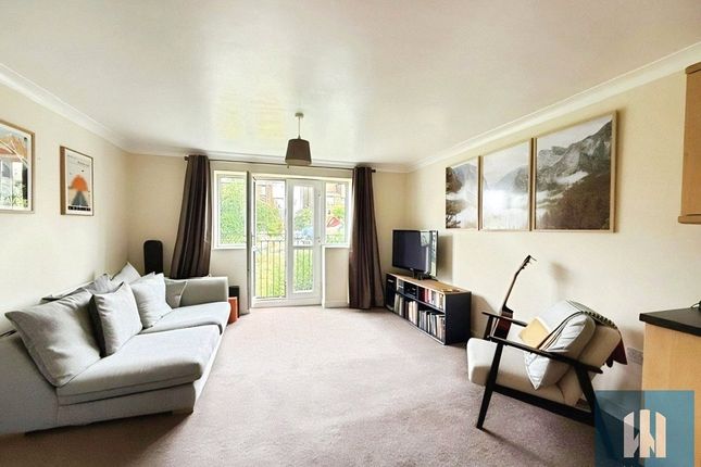 Apartment 10,, Croft Court, Rastrick photo 2