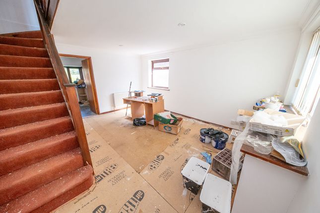 6, Laurus Close, Waterlooville photo 2