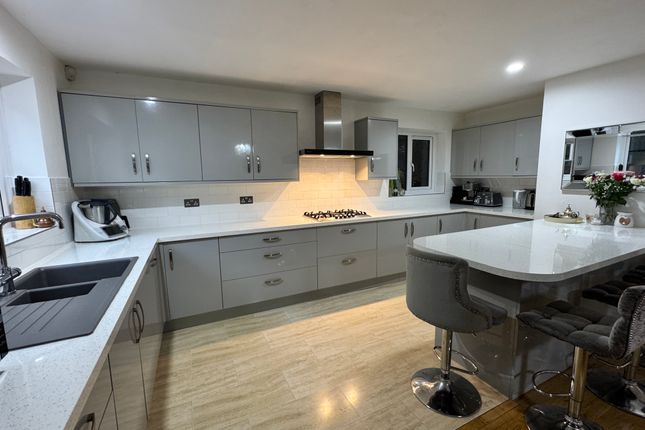 14, Poynt Chase, Worsley photo 2
