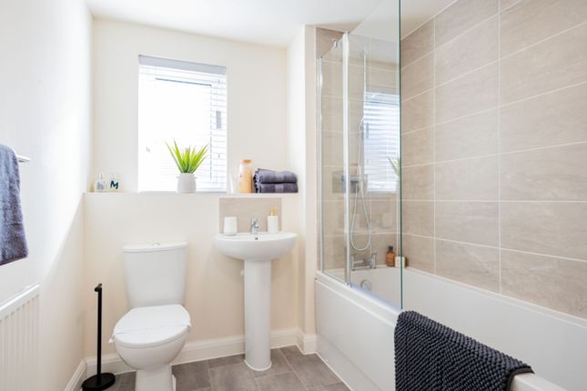 Plot 203 The Loughton Fiddington Fields, Tewkesbury photo 4