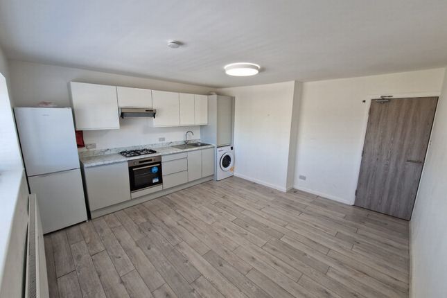 C 425, Hertford Road, London photo 3