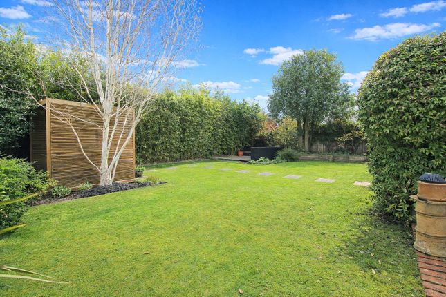39, Mayfield Road, South Sutton photo 4