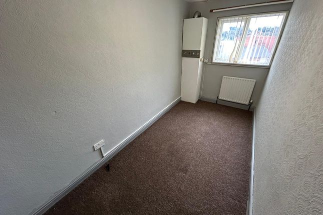 Flat to rent in St. Cecilia Close, Kidderminster
